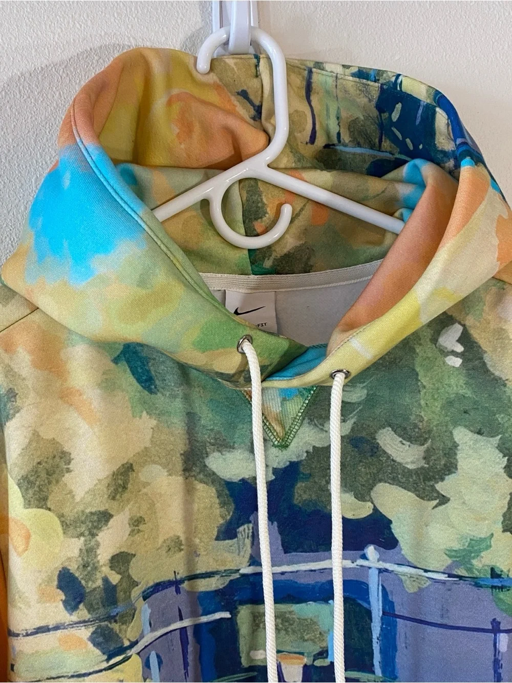Nike Basketball Court Watercolor Painting AOP HV3516-365 $110 - Medium